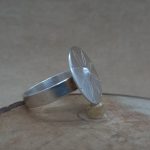 Anillo Rayen Foye (flor de canelo) Talla 25. - Imagen 2