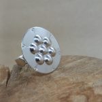 Anillo pewen rayen.  Modelo abierto Talla 12 a 15. - Imagen 2